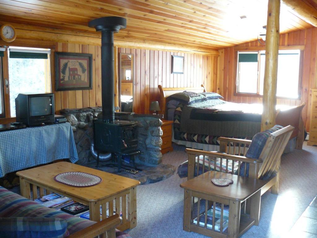 Hitching Post Resort Kelowna Quarto foto
